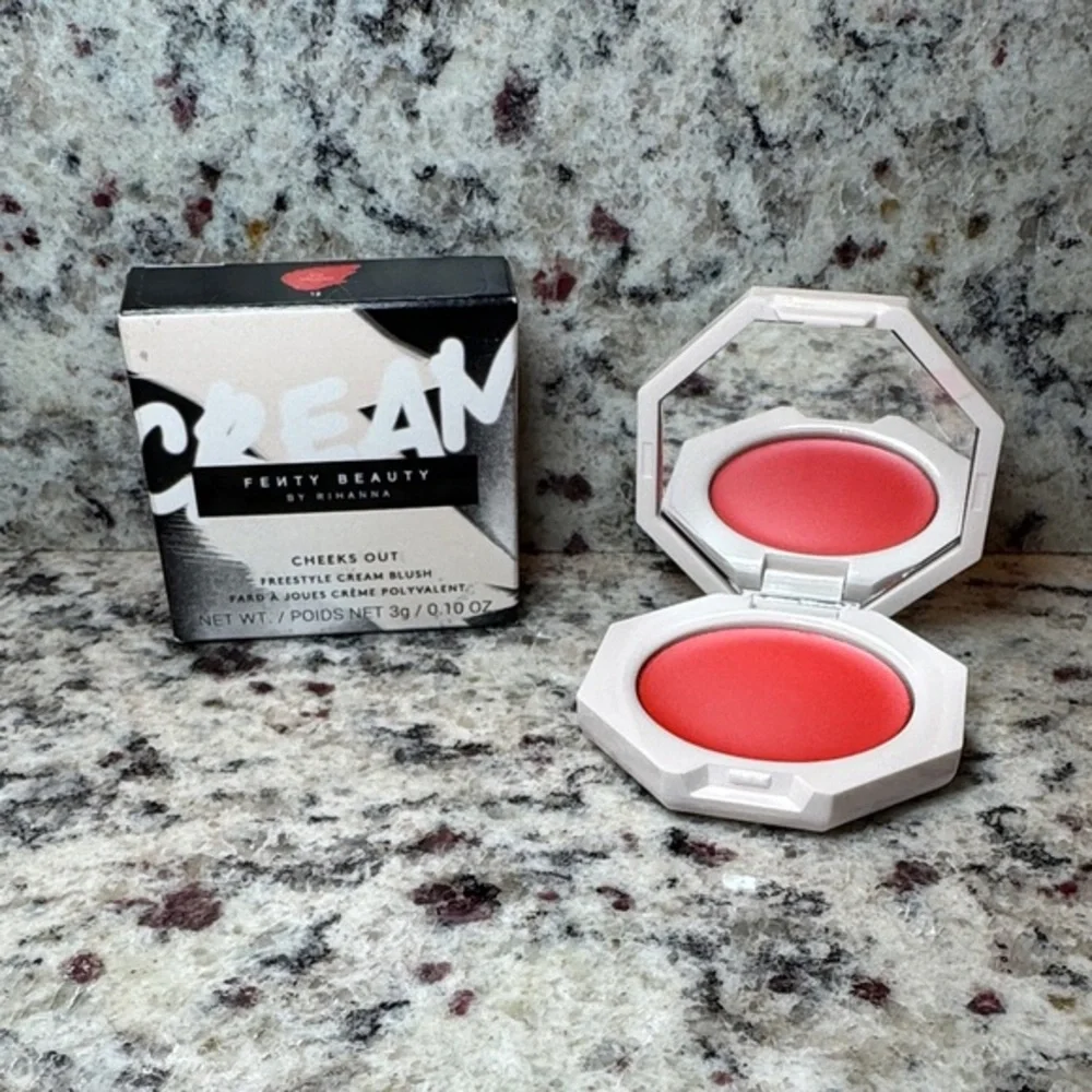 Fenty Big Melons Cheeks Out Cream Blush